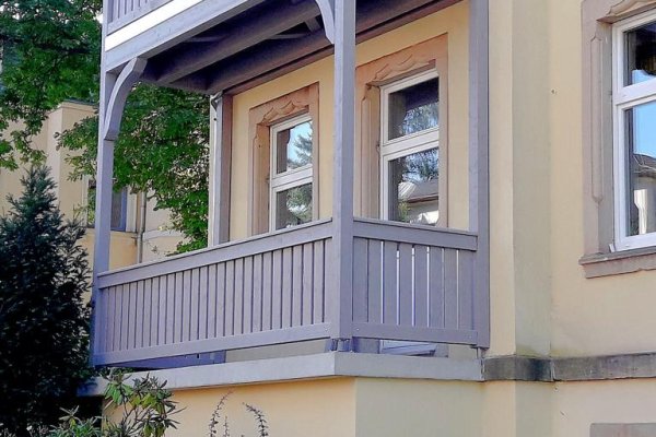 einstöckiger Balkon