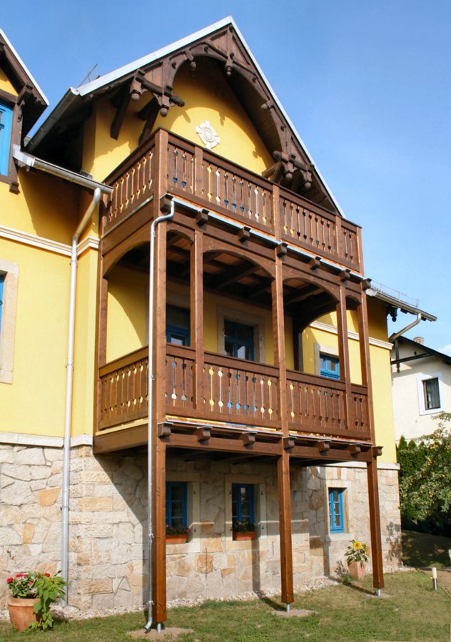 Historischer Hängebalkon