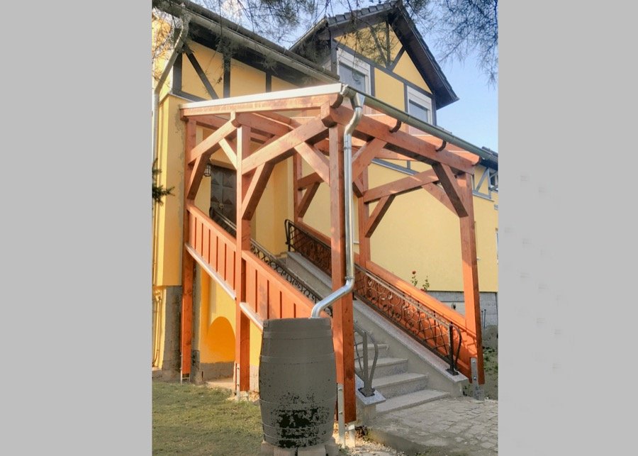 Überdachung