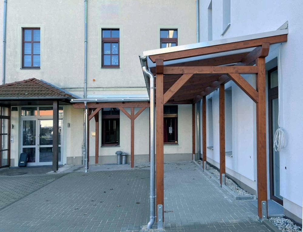 Überdachung